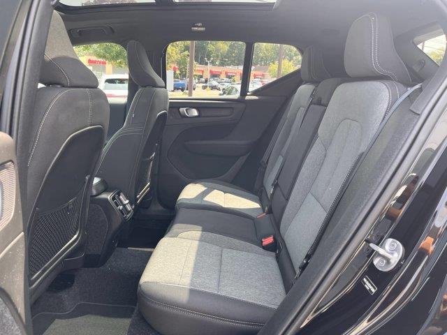 2025 Volvo XC40 - $29,299