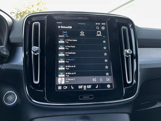2025 Volvo XC40 - $28,899
