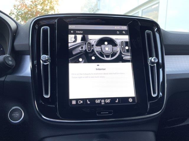 2025 Volvo XC40 - $28,899
