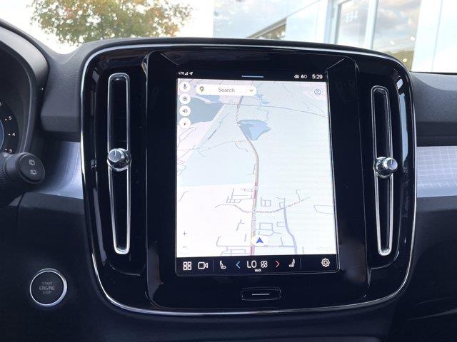 2025 Volvo XC40 - $28,899