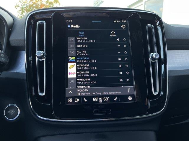 2025 Volvo XC40 - $28,899