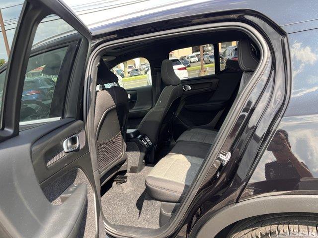 2025 Volvo XC40 - $29,299