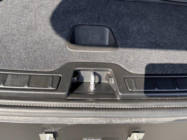 2025 Volvo XC40 - $29,299
