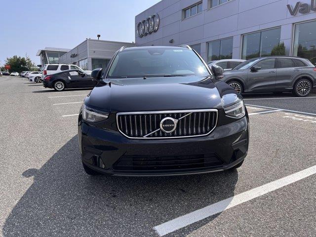 2025 Volvo XC40 - $29,299