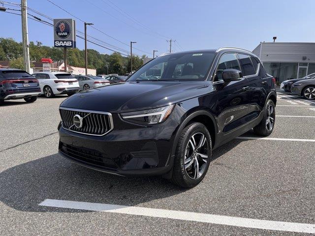 2025 Volvo XC40 - $29,299