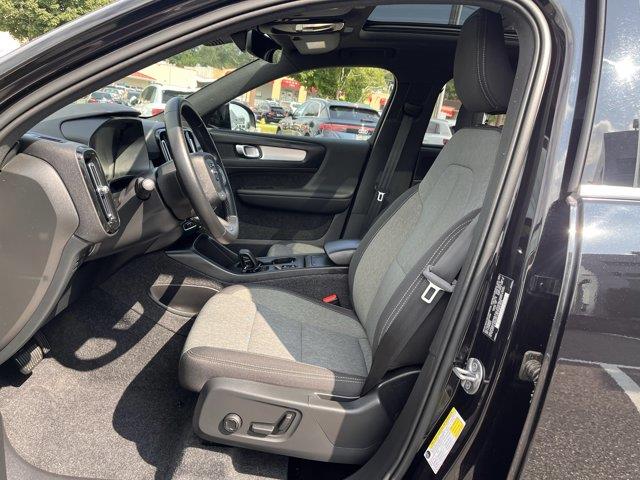 2025 Volvo XC40 - $29,299