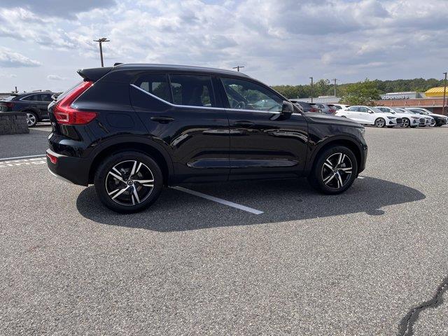 2025 Volvo XC40 - $29,299