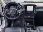 2025 XC40 Thumbnail 4