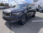 2025 XC40 Thumbnail 3