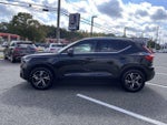 2025 XC40 Thumbnail 4