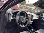 2025 XC40 Thumbnail 5
