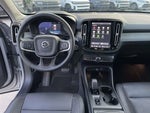 2025 XC40 Thumbnail 4