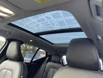 2025 XC40 Thumbnail 9