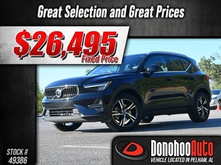 2025 Volvo XC40 with Onyx Black Metallic Exterior