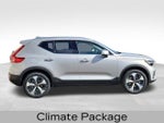 2025 XC40 Thumbnail 2