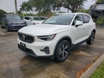 2025 XC40 Thumbnail 3