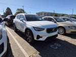 2025 XC40 Thumbnail 3