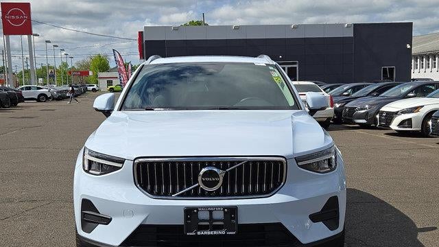2025 Volvo XC40 B5 Core Bright Theme