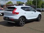 2025 XC40 Thumbnail 6
