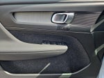 2025 XC40 Thumbnail 12
