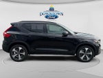 2026 XC40 Thumbnail 2