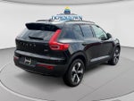 2026 XC40 Thumbnail 3