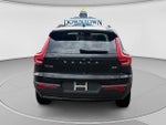 2026 XC40 Thumbnail 4