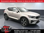 2023 XC40 Thumbnail 1