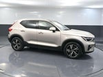 2023 XC40 Thumbnail 4
