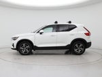 2024 XC40 Thumbnail 3