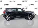 2024 XC40 Thumbnail 4