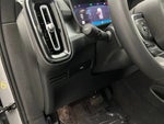 2024 XC40 Thumbnail 3