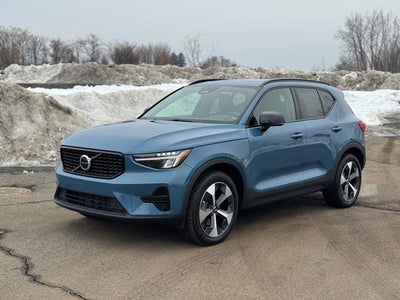 2024 Volvo XC40 AWD B5 Core Bright Theme 4DR SUV