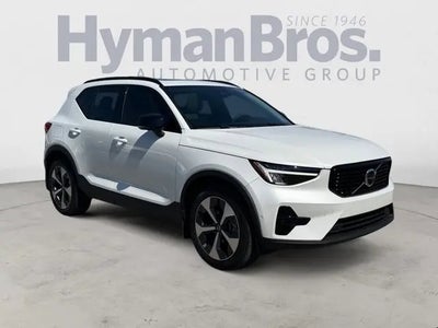 2023 Volvo XC40 AWD B5 Plus Dark Theme 4DR SUV