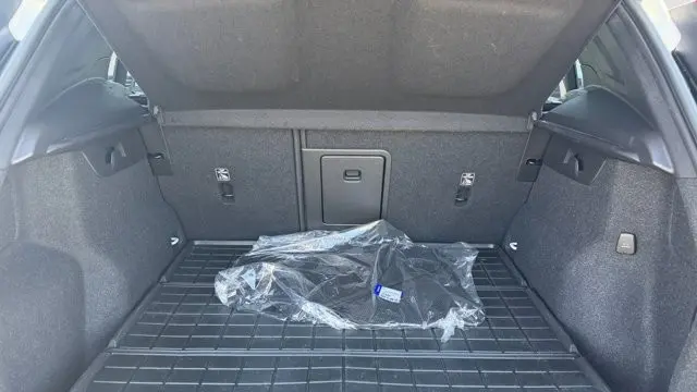2023 Volvo XC40 B5 Plus Dark Theme