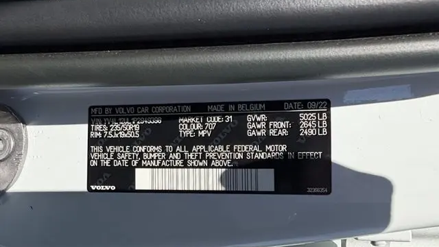 2023 Volvo XC40 B5 Plus Dark Theme