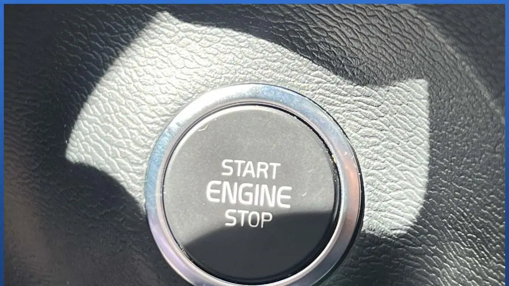 2024 Volvo XC40 B5 Plus Dark Theme