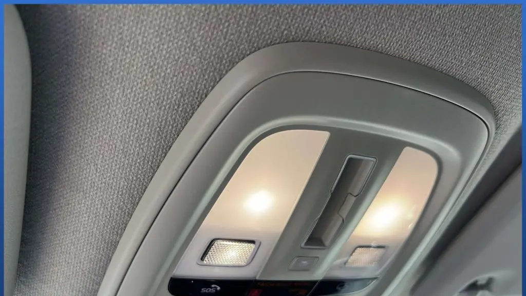 2024 Volvo XC40 B5 Plus Dark Theme