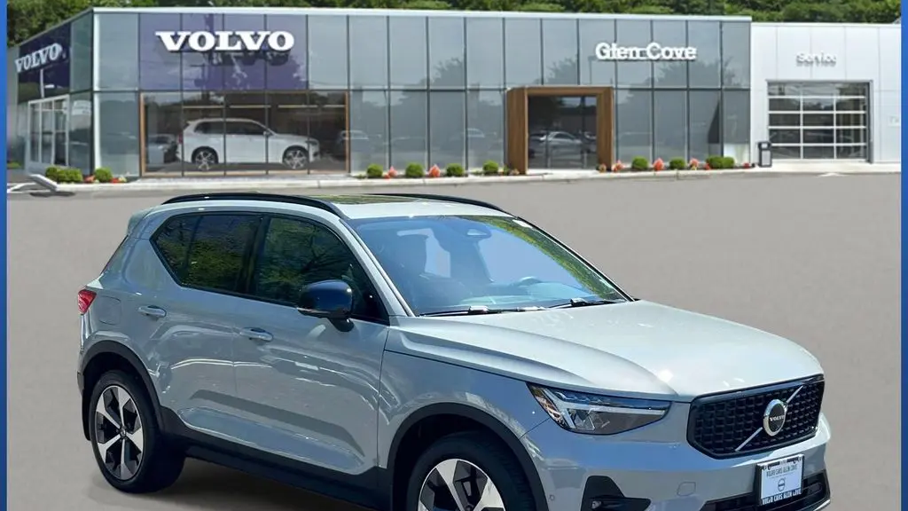 Preowned 2024 Volvo XC40 B5 Plus Dark Theme for Sale