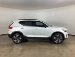 2024 XC40 Thumbnail 4