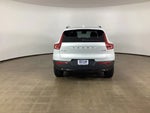 2024 XC40 Thumbnail 6