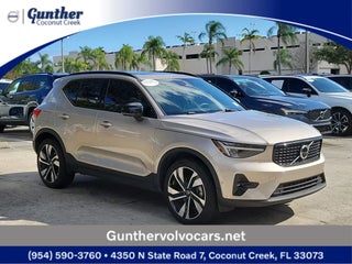 2024 Volvo XC40 with Bright Dusk Metallic Exterior