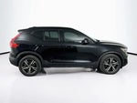 2023 XC40 Thumbnail 25