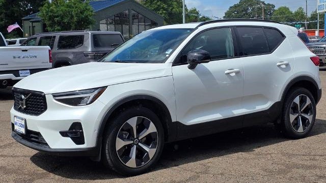 Preowned 2024 Volvo XC40 B5 Plus Dark Theme for Sale