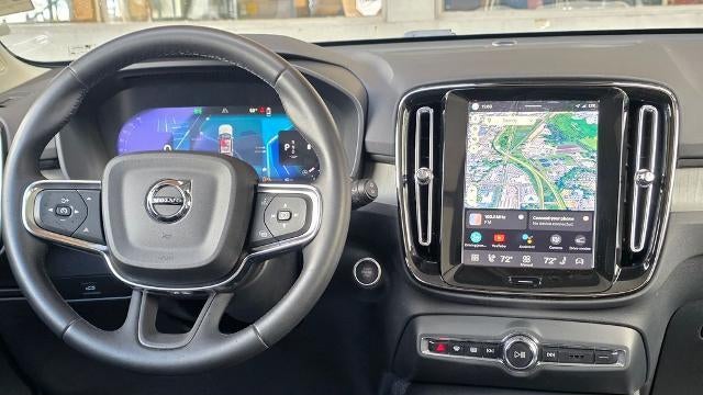 2024 Volvo XC40 B5 Plus Dark Theme