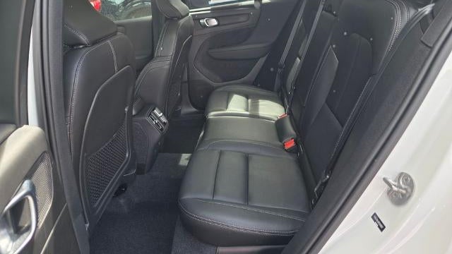 2024 Volvo XC40 B5 Plus Dark Theme