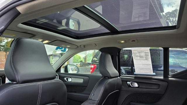 2024 Volvo XC40 B5 Plus Dark Theme