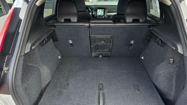 2024 Volvo XC40 B5 Plus Dark Theme