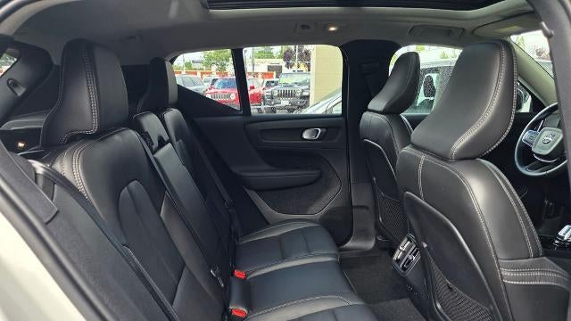 2024 Volvo XC40 B5 Plus Dark Theme