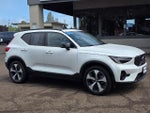 2024 XC40 Thumbnail 3